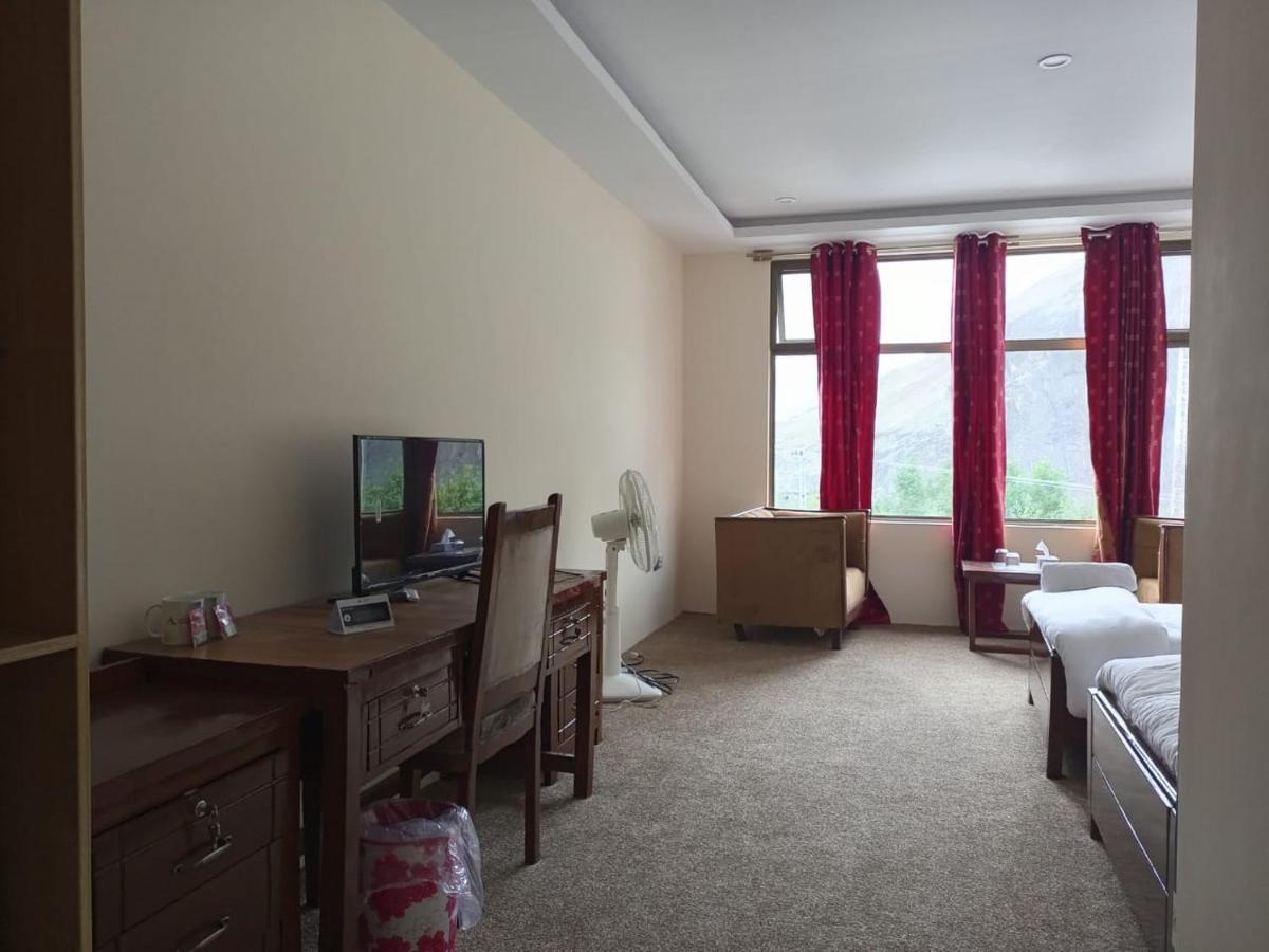 Apex Hotels And Resorts Hussaini Karimabad  Exterior photo