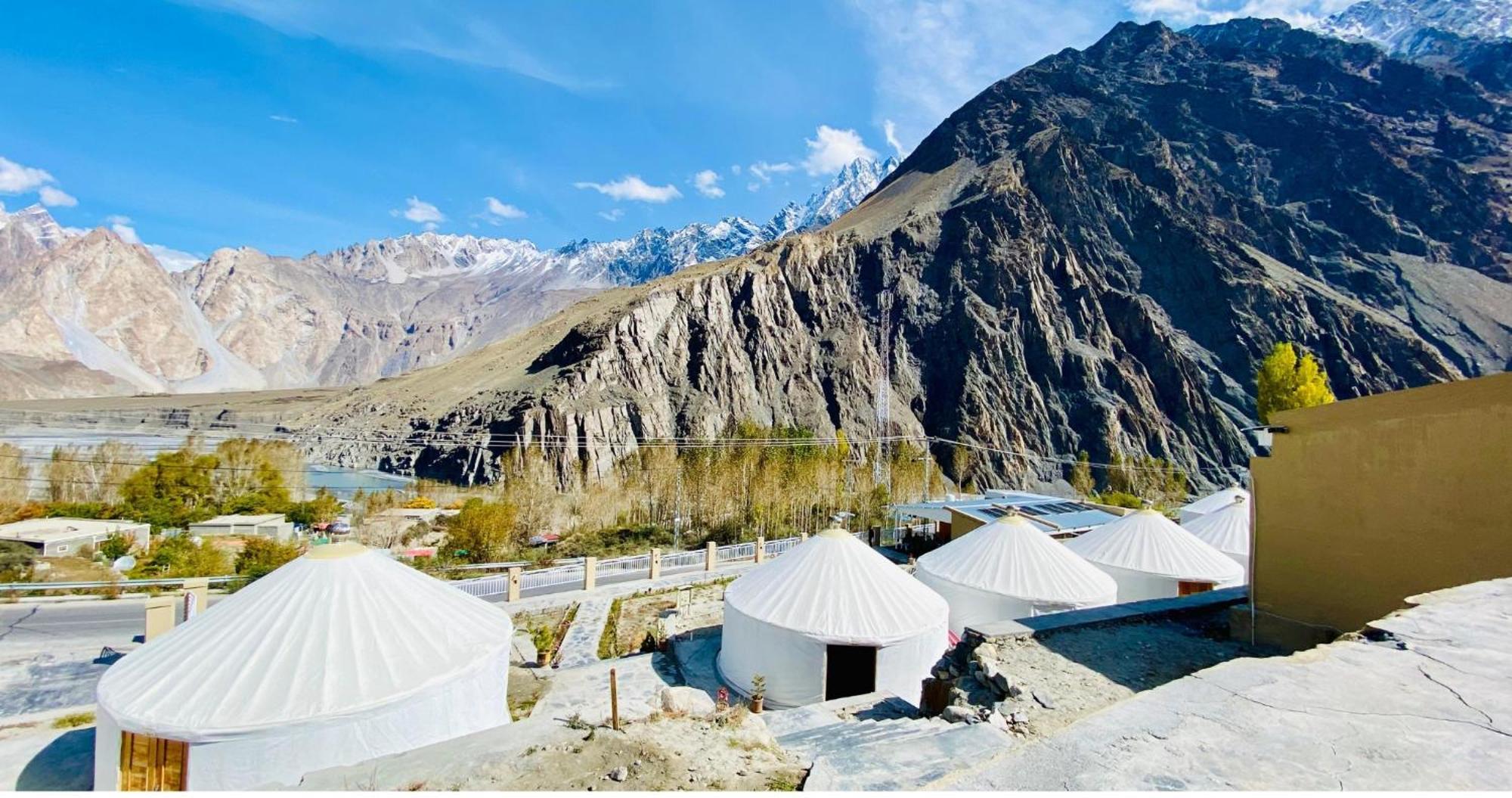 Apex Hotels And Resorts Hussaini Karimabad  Exterior photo
