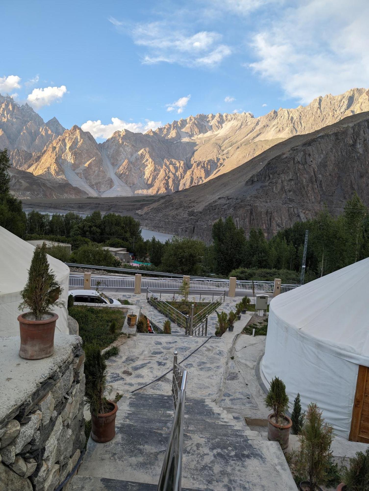 Apex Hotels And Resorts Hussaini Karimabad  Exterior photo