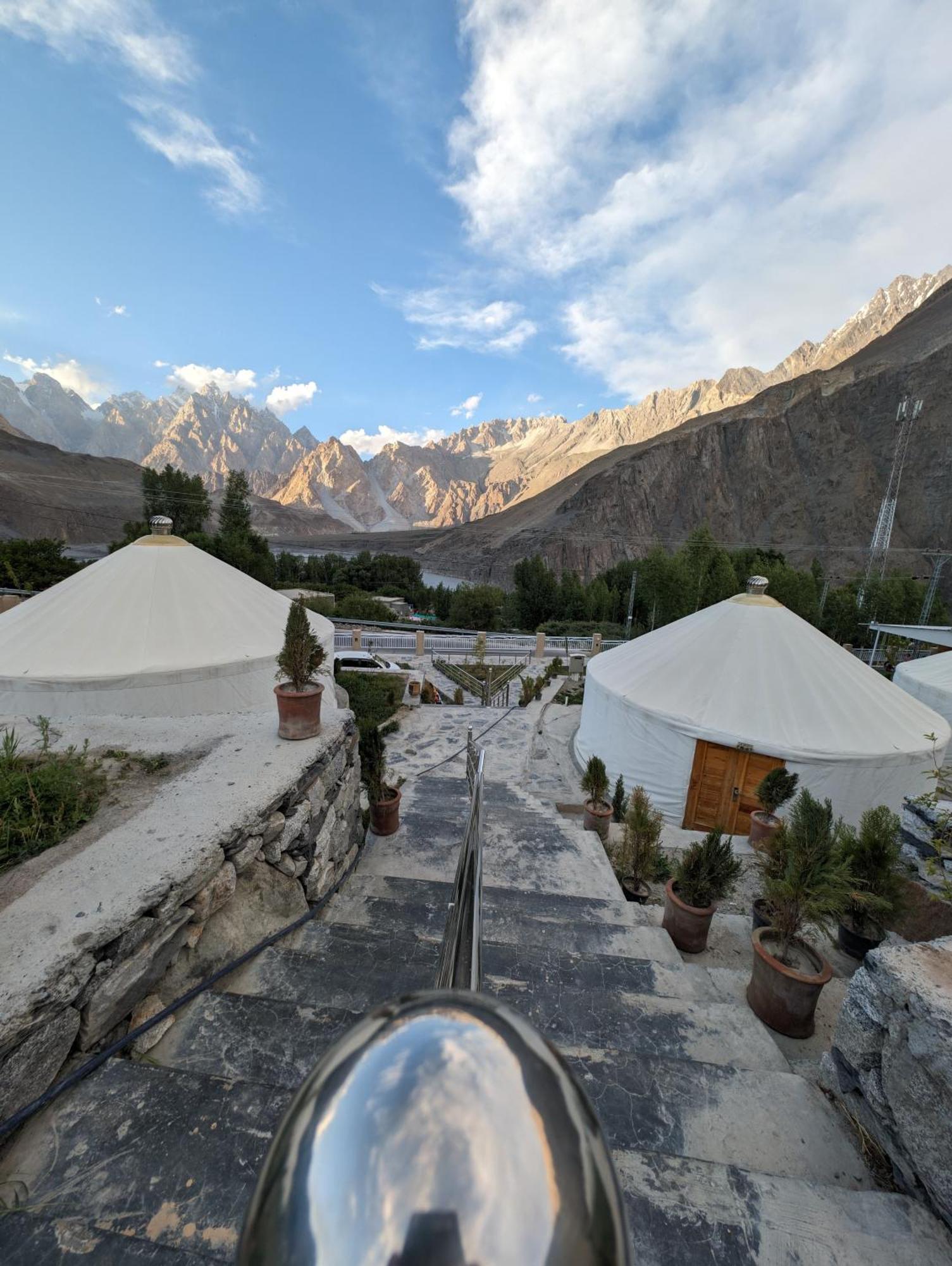 Apex Hotels And Resorts Hussaini Karimabad  Exterior photo