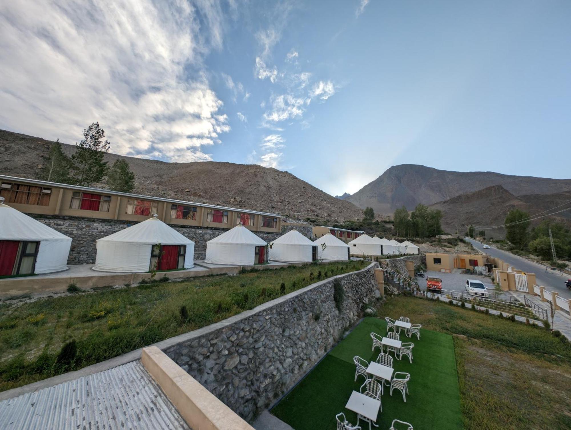 Apex Hotels And Resorts Hussaini Karimabad  Exterior photo