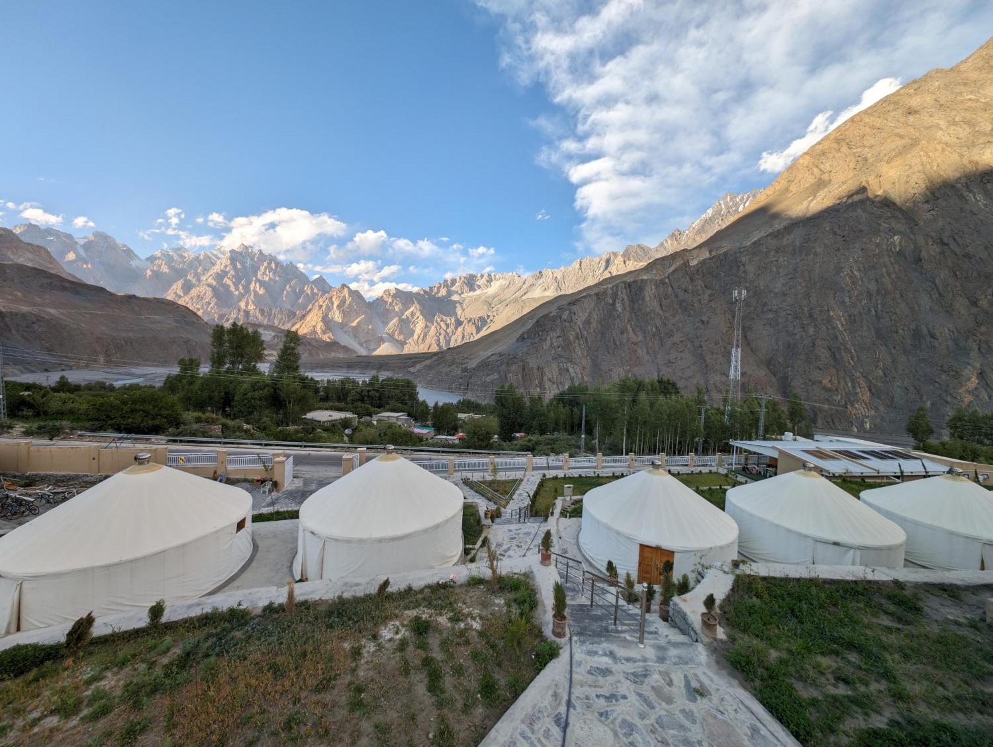 Apex Hotels And Resorts Hussaini Karimabad  Exterior photo